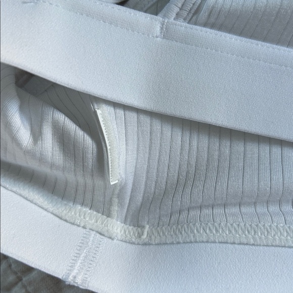 Fabletics luxe 360 white ribbed comfy lounge light support bra top Mβ - Picture 5 of 7